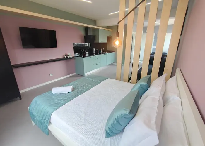 Social Happiness Фуншал