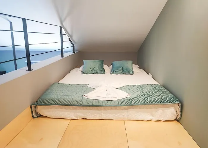 Social Happiness Apartment *