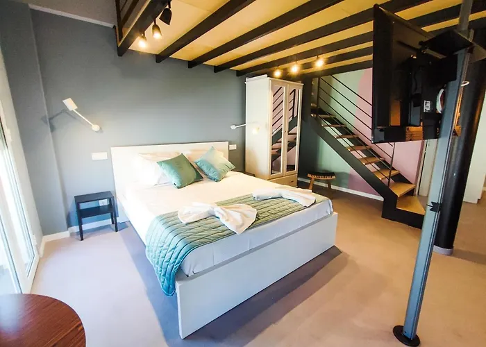 Social - Happiness *