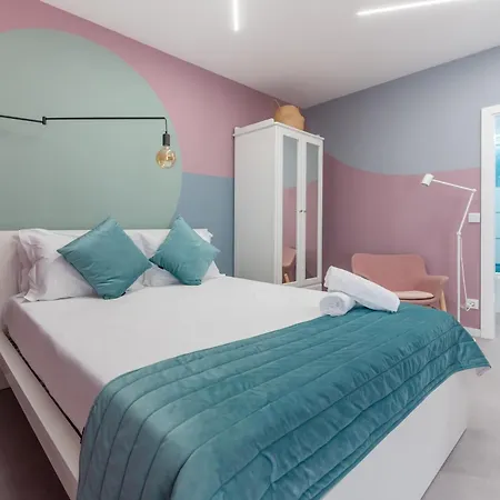 Apartman Social Happiness