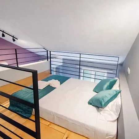 Apartman Social Happiness *