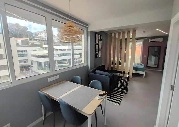 Social Happiness * 푼샬