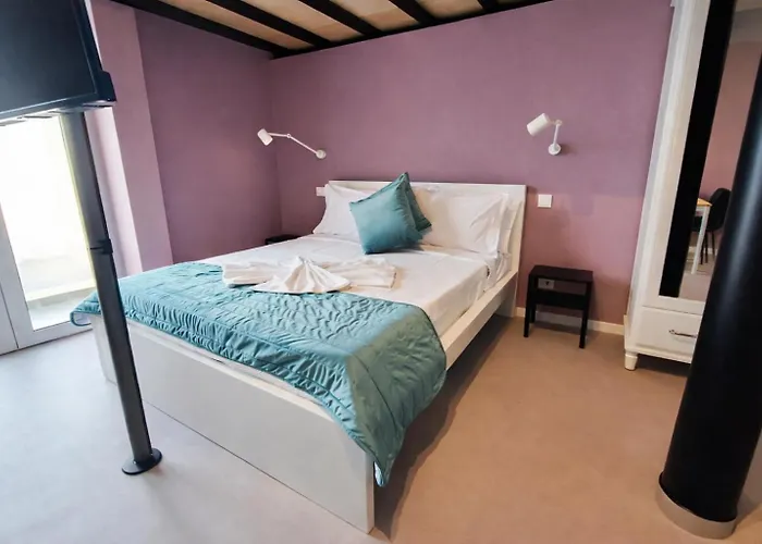 Social Happiness Apartment *