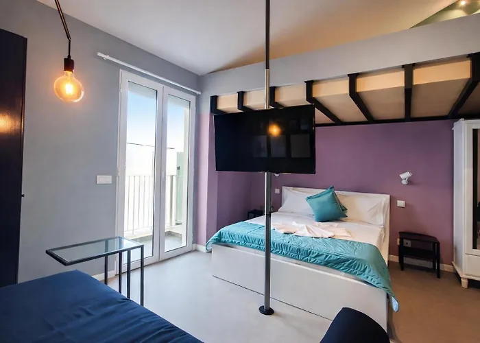 Social - Happiness Funchal (Madeira)