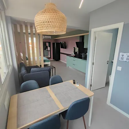 Social Happiness Апартаменты Фуншал