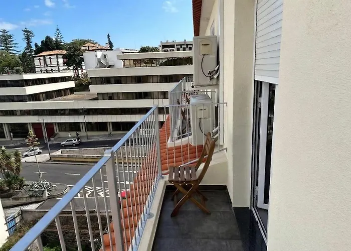 Social Happiness * Фуншал